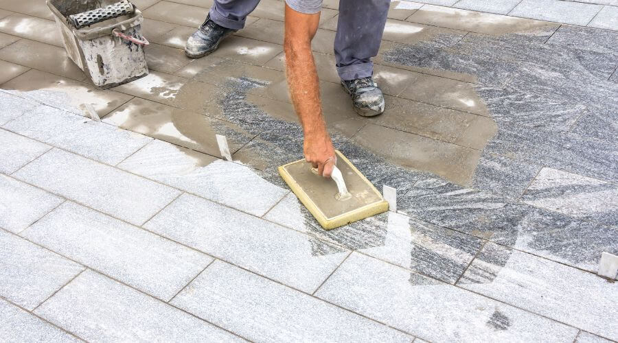 Professional gutter cleaning in Clermont, IA